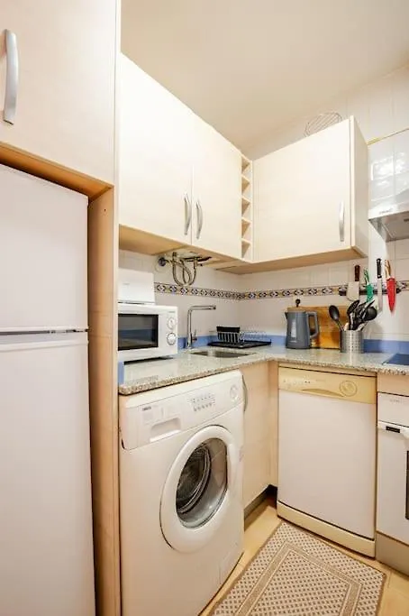 Perfect Location, Beach 50 M Away And Pool Benalmádena