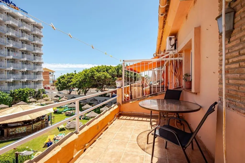 Perfect Location, Beach 50 M Away And Pool Benalmádena